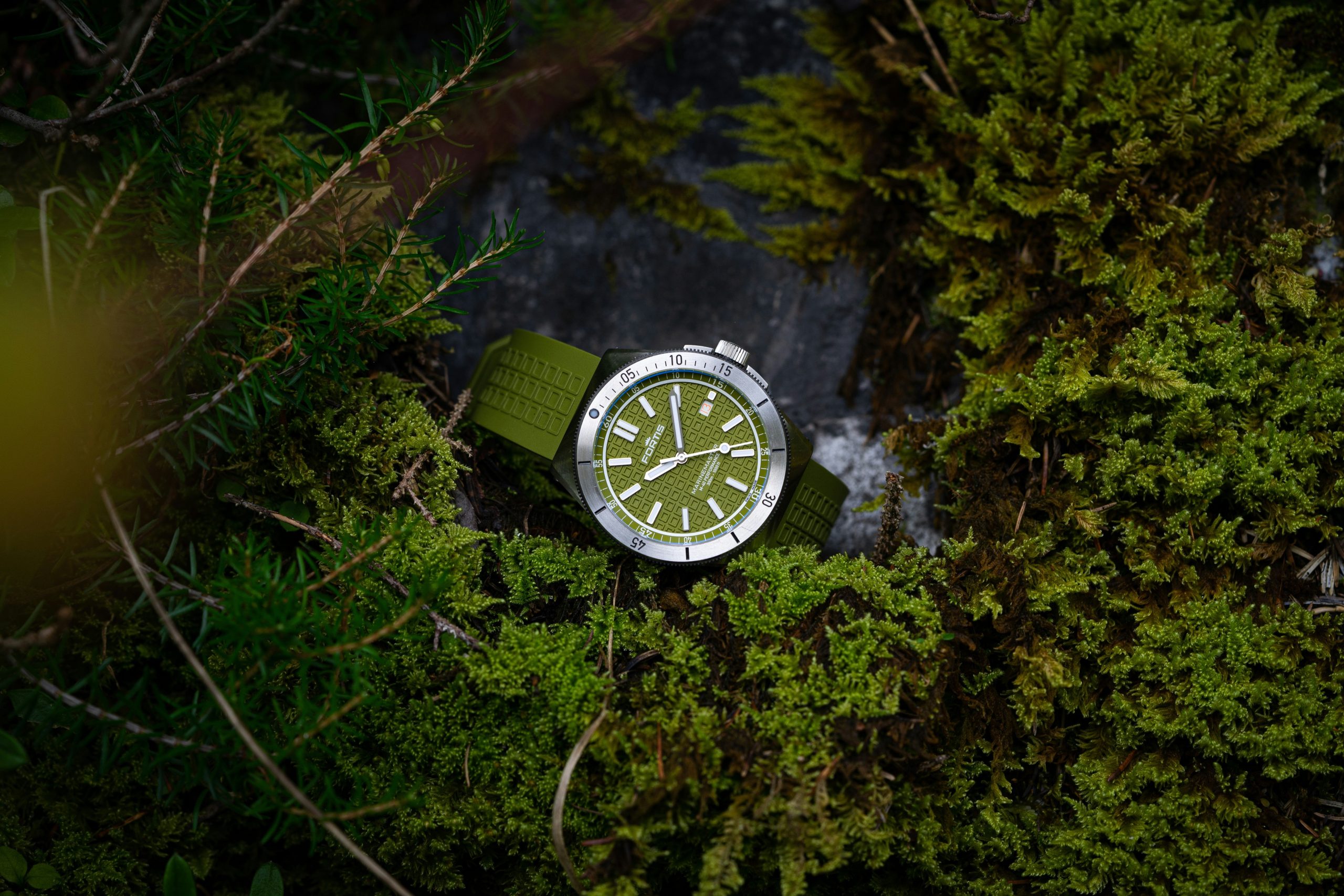 Outdoor Watch Featuring Built-In Altimeter