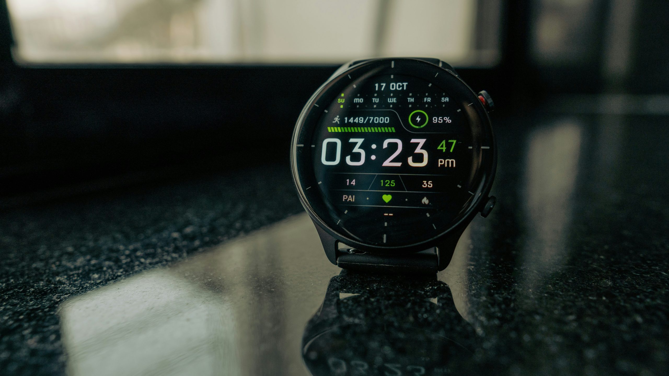 Diagram showing how a watch altimeter works using barometric pressure