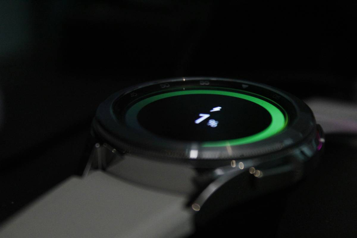 Infographic showing the rise in popularity of watch altimeters compared to other wearable tech